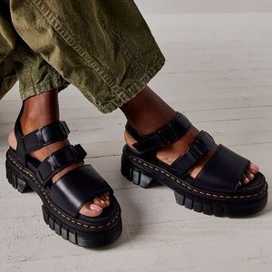 Dr. Marten ricki 3 strap platform sandal
